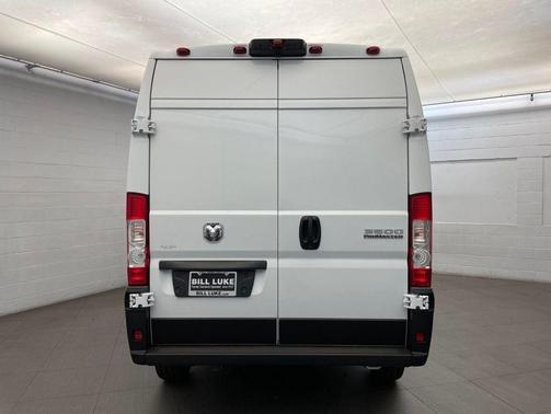 Bright White Clearcoat 2026 RAM ProMaster 3500 High Roof