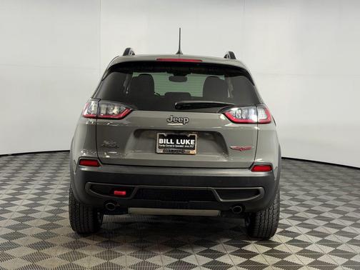 2022 Jeep Cherokee Trailhawk