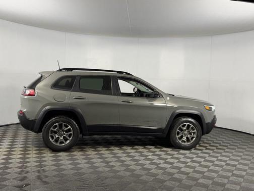 2022 Jeep Cherokee Trailhawk