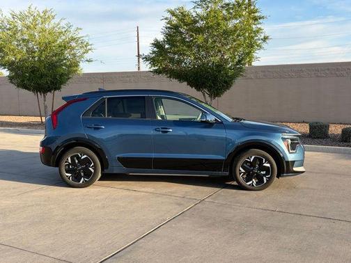 Mineral Blue 2023 Kia Niro EV Wind