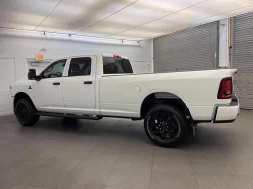 Bright White Clearcoat 2026 RAM 2500 Black Express Crew Cab 4x4 8' Box