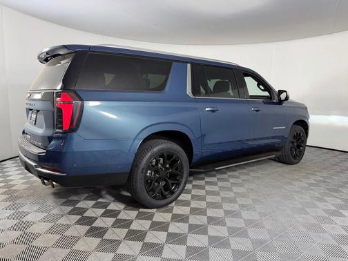 Lakeshore Blue Metallic 2025 Chevrolet Suburban Premier