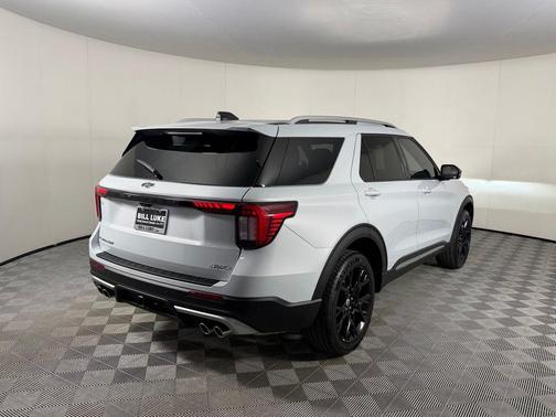 Space White Metallic 2025 Ford Explorer Platinum