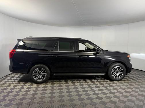Black Metallic 2025 Ford Expedition Max Active 4x4