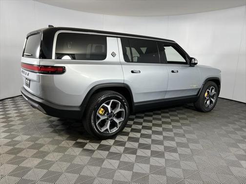 2024 Rivian R1S Adventure Quad Motor Large Pack