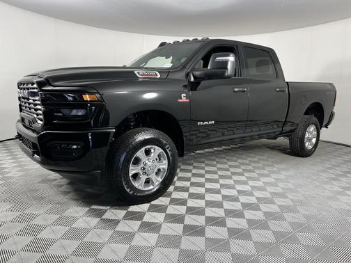2025 RAM 2500 Big Horn Crew Cab 4x4 6'4' Box