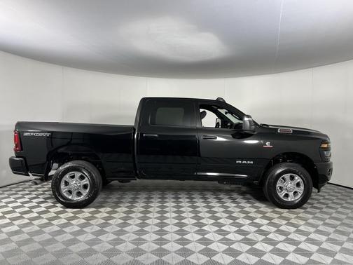 2025 RAM 2500 Big Horn Crew Cab 4x4 6'4' Box