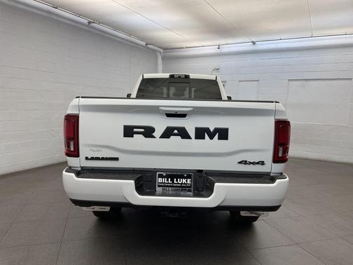 2026 RAM 3500 Laramie Crew Cab 4x4 8' Box