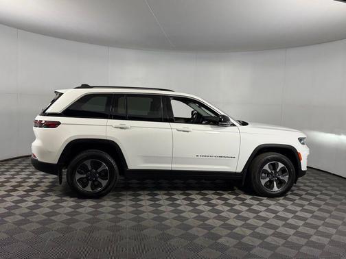 Bright White Clearcoat 2023 Jeep Grand Cherokee 4xe Base