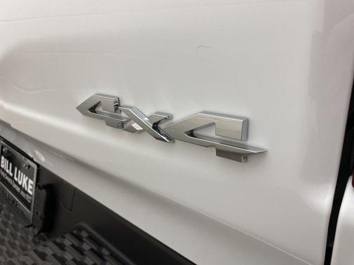 Bright White Clearcoat 2026 RAM 1500 ST