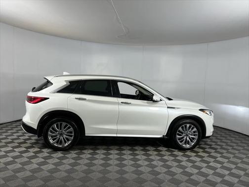 2024 INFINITI QX50 LUXE