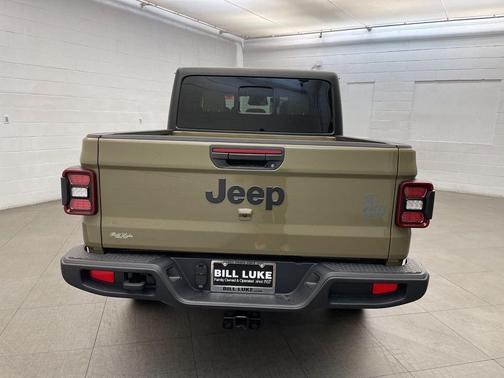 2026 Jeep Gladiator Willys 41 4x4