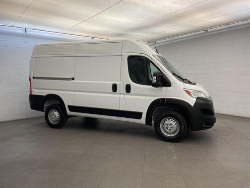 Bright White Clearcoat 2026 RAM ProMaster 1500 Base