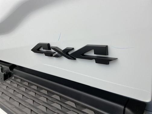 Bright White Clearcoat 2026 RAM 3500 Limited Crew Cab 4x4 6'4' Box