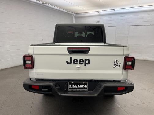 2025 Jeep Gladiator Willys