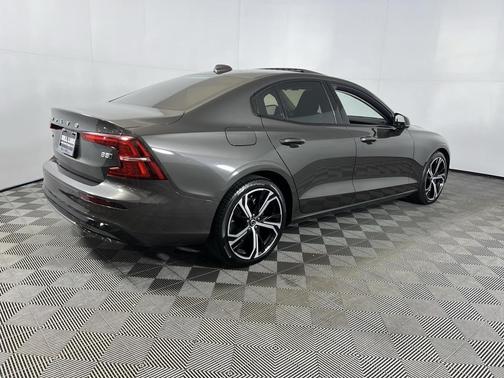 2025 Volvo S60 B5 Core