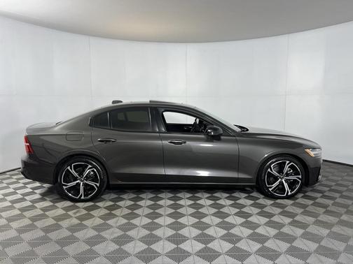 2025 Volvo S60 B5 Core