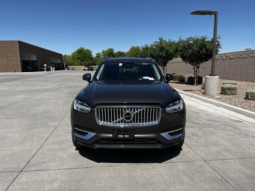 2024 Volvo XC90 B5 Plus Bright Theme