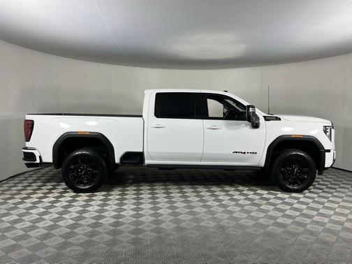 2024 GMC Sierra 2500 AT4
