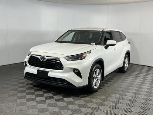 2023 Toyota Highlander LE