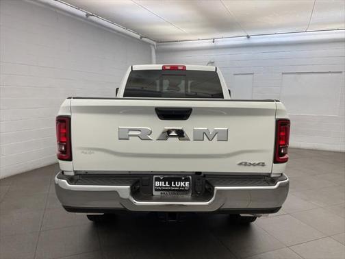 2025 RAM 2500 Tradesman Crew Cab 4x4 6'4' Box