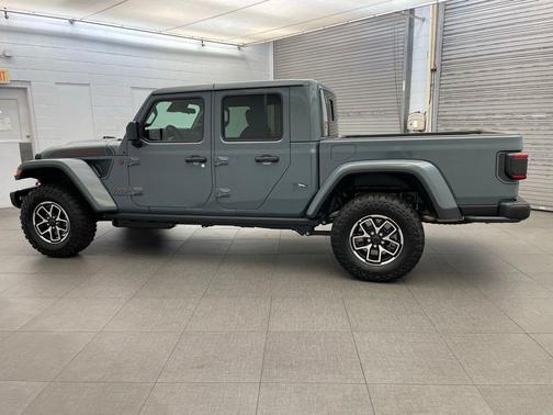 Anvil Clearcoat 2026 Jeep Gladiator Shadow Ops