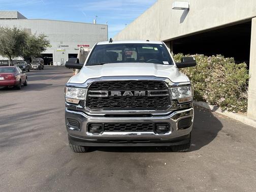2021 RAM 2500 Tradesman Crew Cab 4x4 6'4' Box