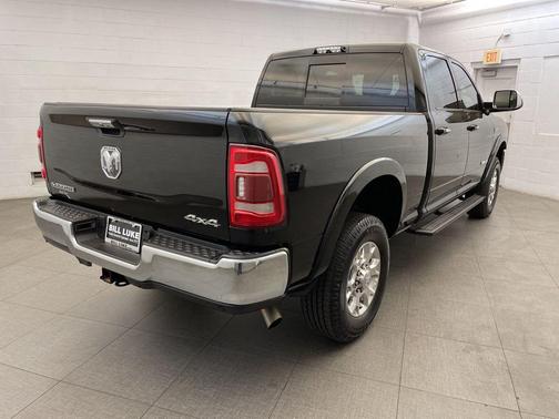 Diamond Black Crystal Pearlcoat 2020 RAM 2500 Laramie Crew Cab 4x4 6'4' Box