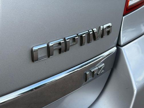 Silver Ice Metallic 2013 Chevrolet Captiva Sport LTZ
