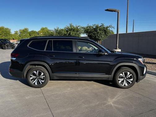2024 Volkswagen Atlas 2.0T SE