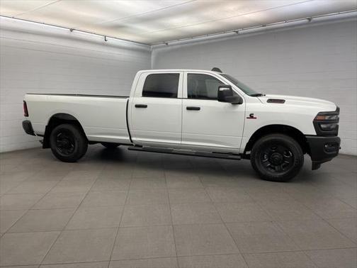 2025 RAM 3500 Tradesman Crew Cab 4x2 8' Box