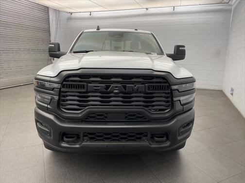 2025 RAM 3500 Tradesman Crew Cab 4x2 8' Box