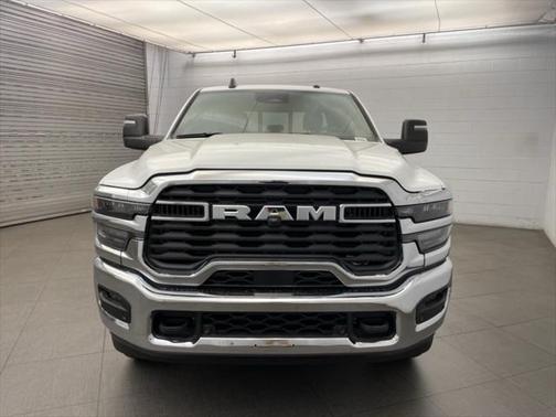 2025 RAM 3500 Tradesman Crew Cab 4x4 8' Box