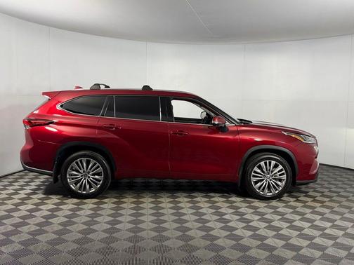 Ruby Flare Pearl 2023 Toyota Highlander Hybrid Platinum