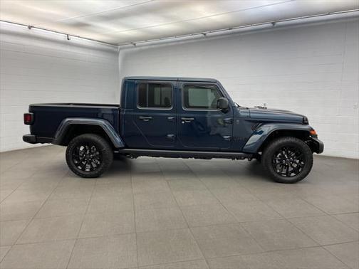 2025 Jeep Gladiator Nighthawk