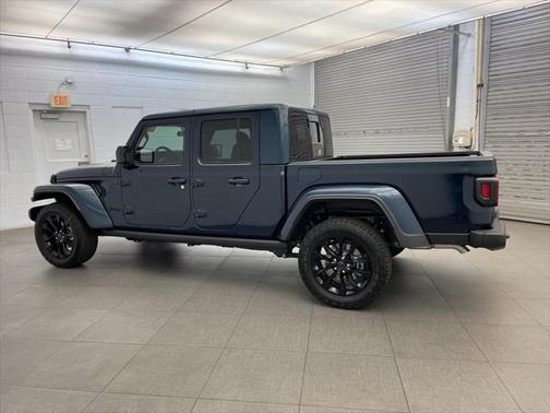 2025 Jeep Gladiator Nighthawk