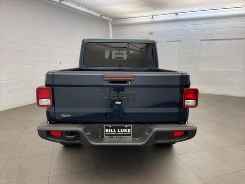 2025 Jeep Gladiator Nighthawk