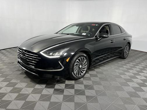 2022 Hyundai SONATA Hybrid SE