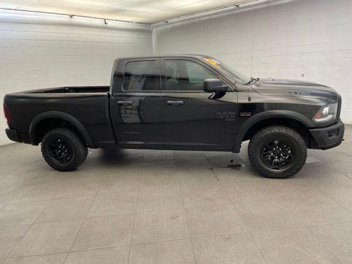 Diamond Black Crystal Pearlcoat 2021 RAM 1500 Classic Warlock Quad Cab 4x4 6'4' Box