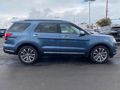 Photo 4 of 40 of 2018 Ford Explorer Platinum
