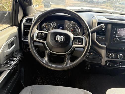 2021 RAM 2500 Big Horn Crew Cab 4x4 8' Box