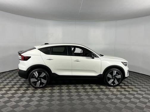 2024 Volvo C40 Recharge Pure Electric Plus