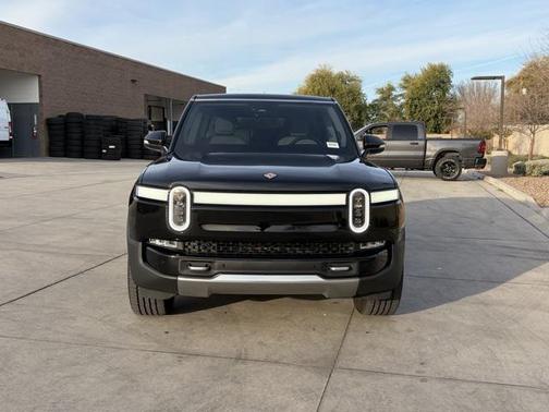 2023 Rivian R1S Adventure