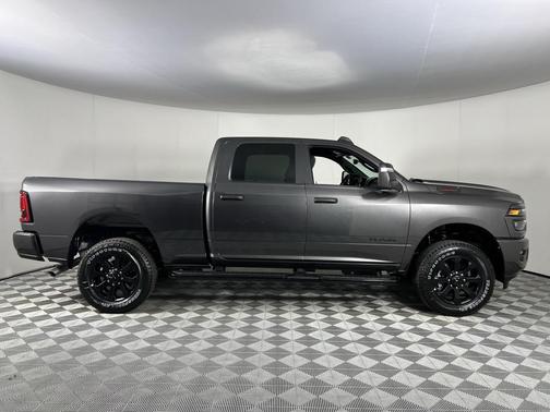 2025 RAM 2500 Big Horn Crew Cab 4x4 6'4' Box