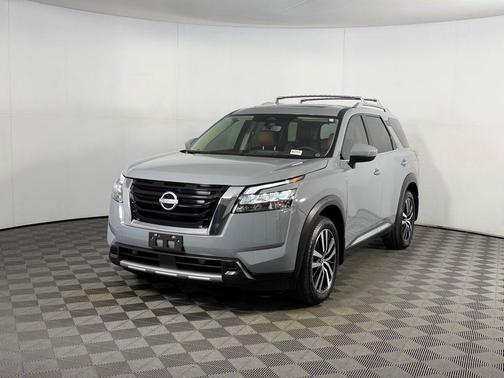 Boulder Gray Pearl 2025 Nissan Pathfinder Platinum FWD