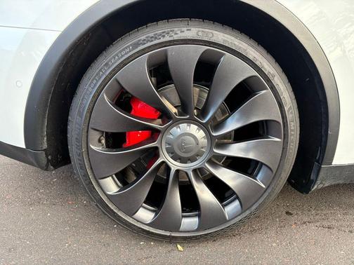 2022 Tesla Model Y Performance Dual Motor All-Wheel Drive