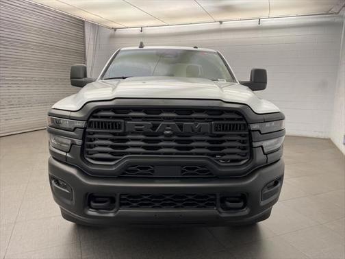 2025 RAM 2500 Tradesman Crew Cab 4x4 8' Box