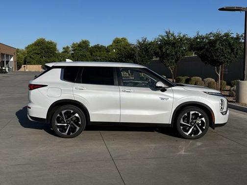 2023 Mitsubishi Outlander PHEV SE S-AWC