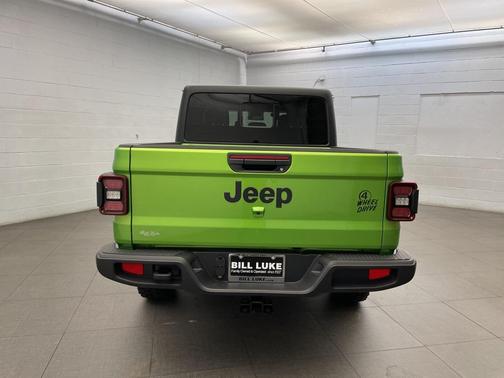2025 Jeep Gladiator Willys