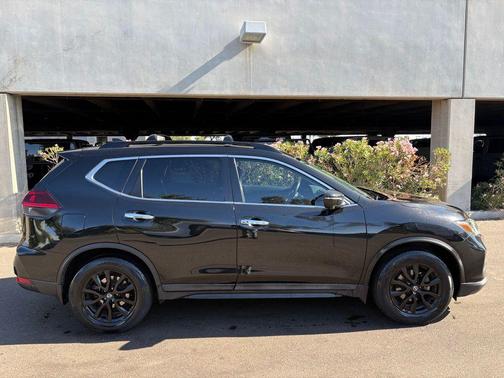 Magnetic Black 2018 Nissan Rogue SV
